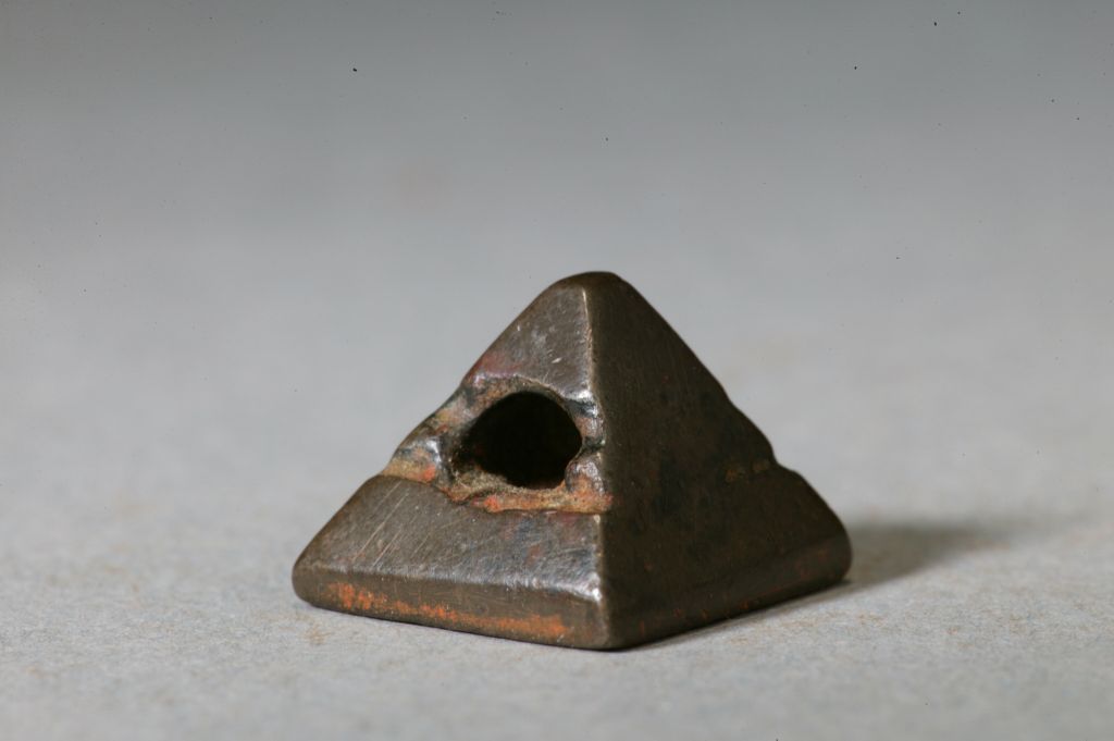 追水豹图案铜印